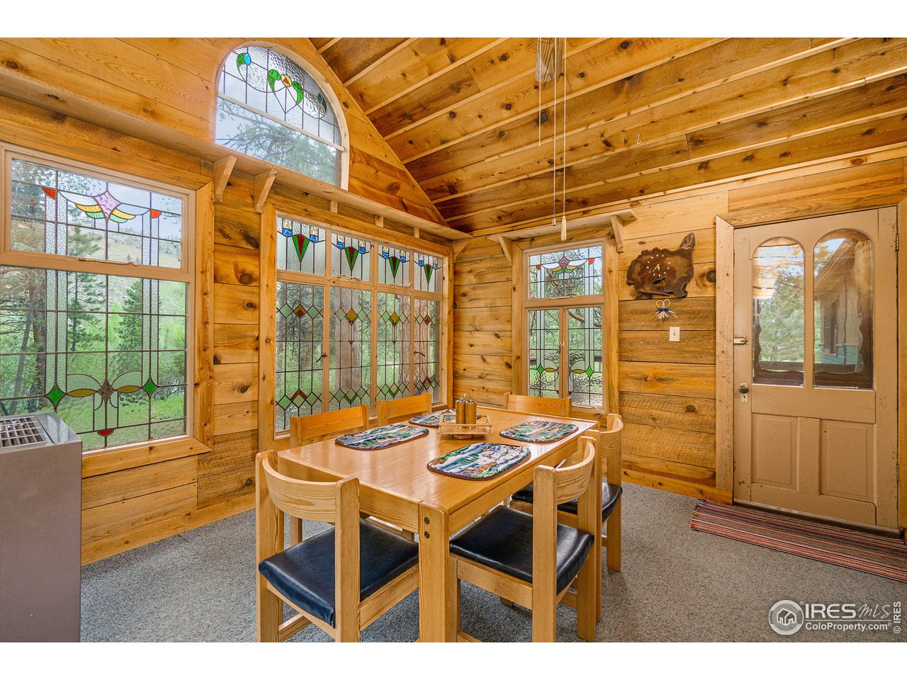 656 Rustic Road Bellvue, CO 80512 - Photo 4 of 40 Gallery Image 4