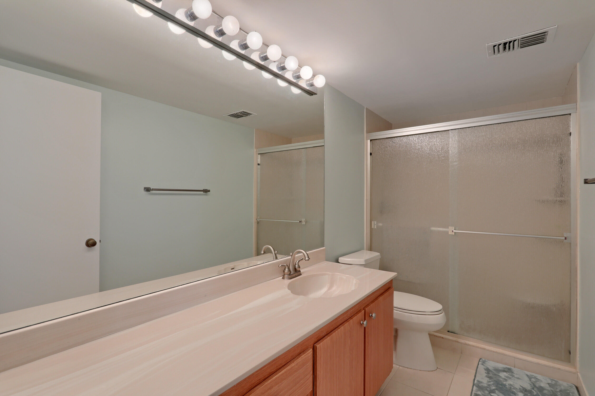 2800 North Ocean Drive, Unit A Riviera Beach, FL 33404 - Photo 20 of 65 28_320a9956-hdr(7)_n 1