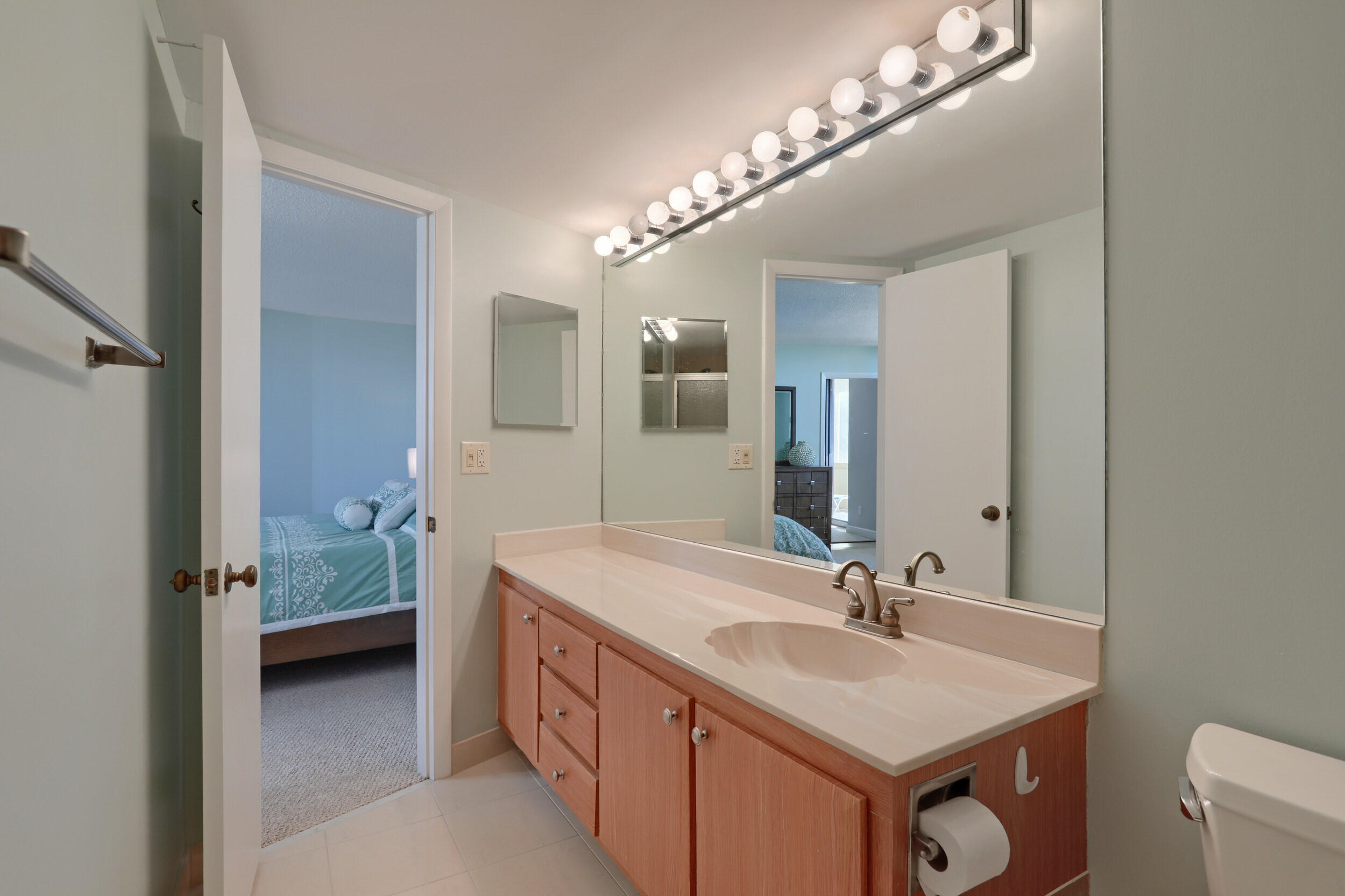 2800 North Ocean Drive, Unit A Riviera Beach, FL 33404 - Photo 21 of 65 29_320a9963-hdr(7)_n 1