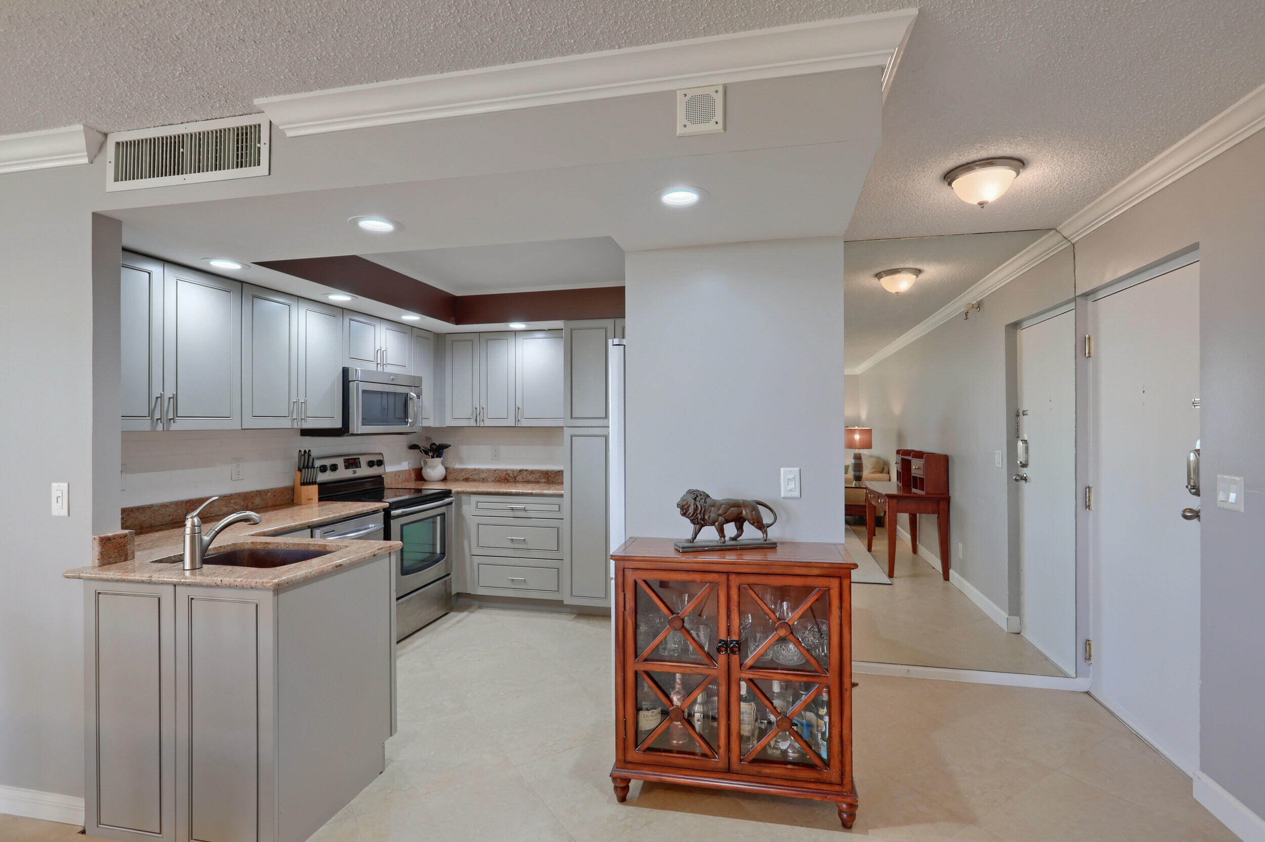2800 North Ocean Drive, Unit A Riviera Beach, FL 33404 - Photo 4 of 65 04_320a9711-hdr(7)_n 1