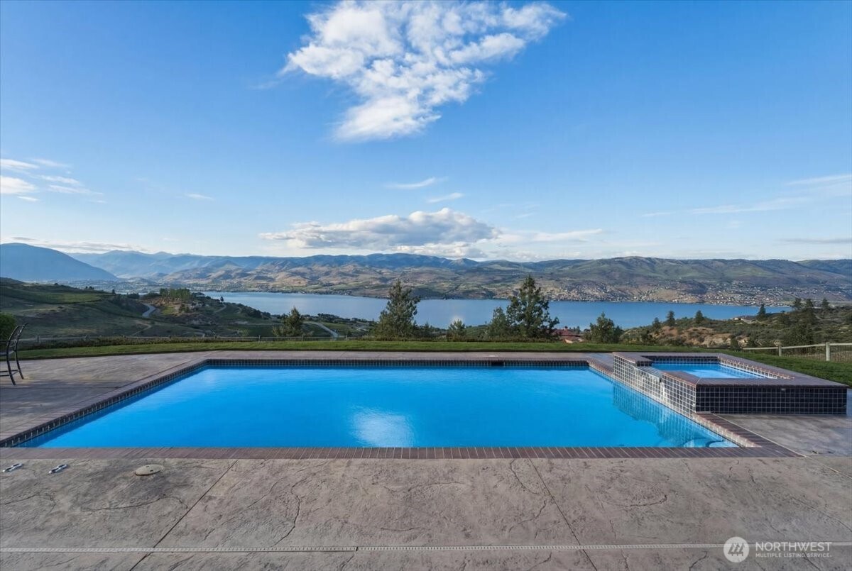 825 Hawks Meadow Road Chelan, WA 98816 - Photo 12 of 40