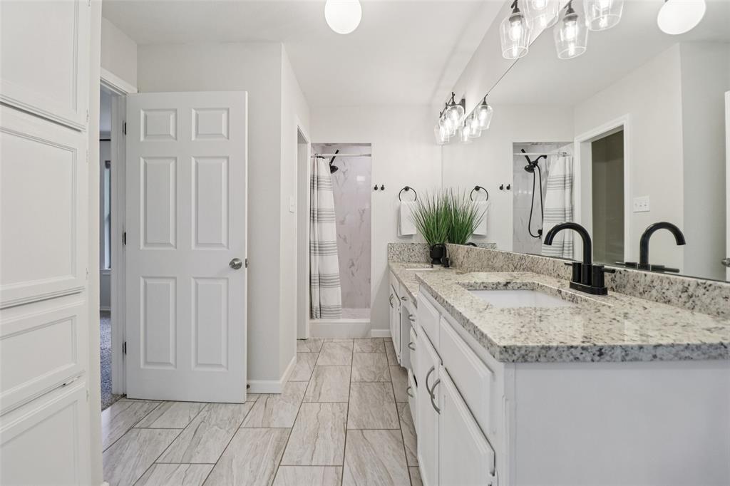 1428 Hampton Road Grapevine, TX 76051 - Photo 23 of 36