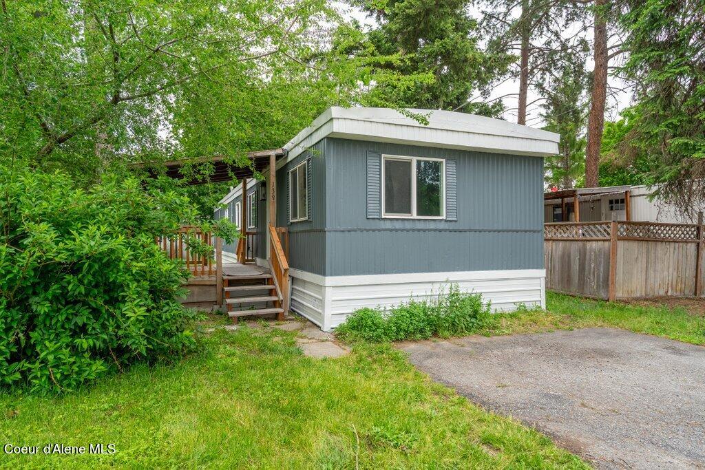139 West Cosgrove Road Coeur D'Alene, ID 83815 - Photo 2 of 21 002-139CosgroveRoad-CoeurdAlene-ID-83815