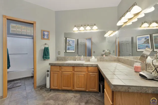 $1,650,000 | 23438 Southwest Pilot Point Road, Douglass, KS 67039