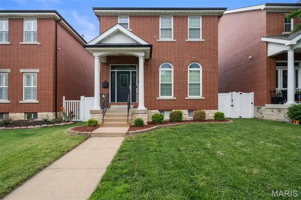 $430,000 | 3923 McRee Avenue, St. Louis, MO 63110