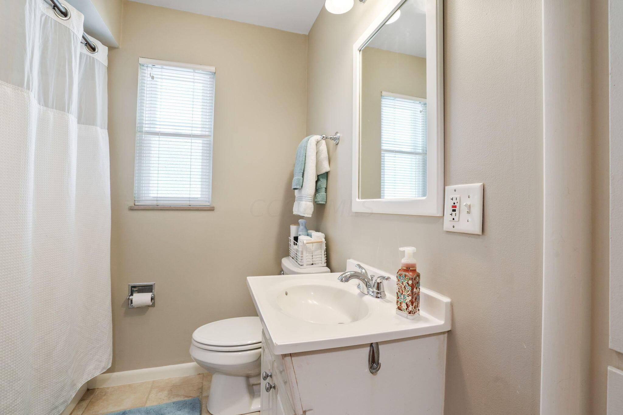 2086 Milden Road Columbus, OH 43221 - Photo 18 of 33 bath