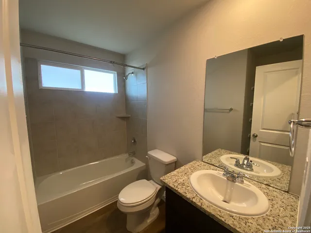 $1,500 | 917 Cozumel Emerald, San Antonio, TX 78253