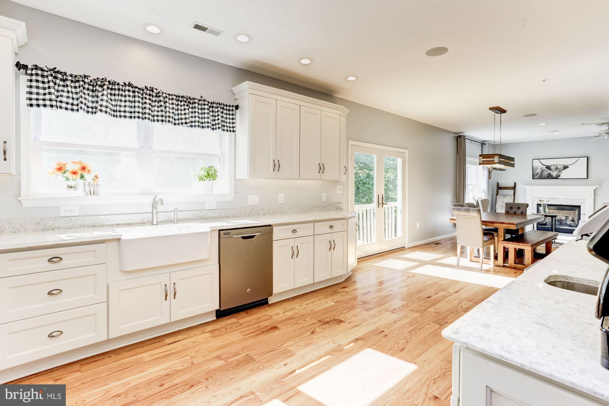 10536 Bethel Road Frederick, MD 21702 - Photo 10 of 31 Gourmet Kitchen w/Granite & Stainless