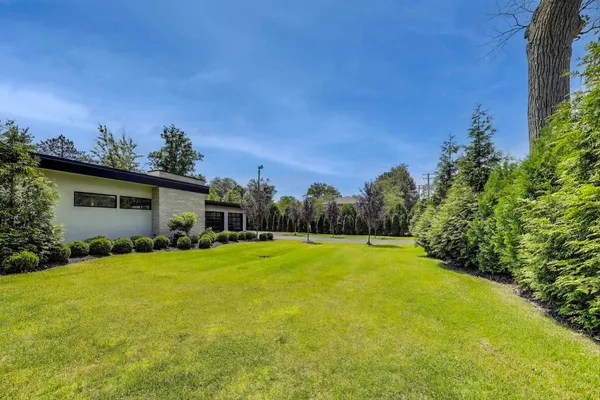 $2,190,000 | 821 Harms Road, Glenview, IL 60025