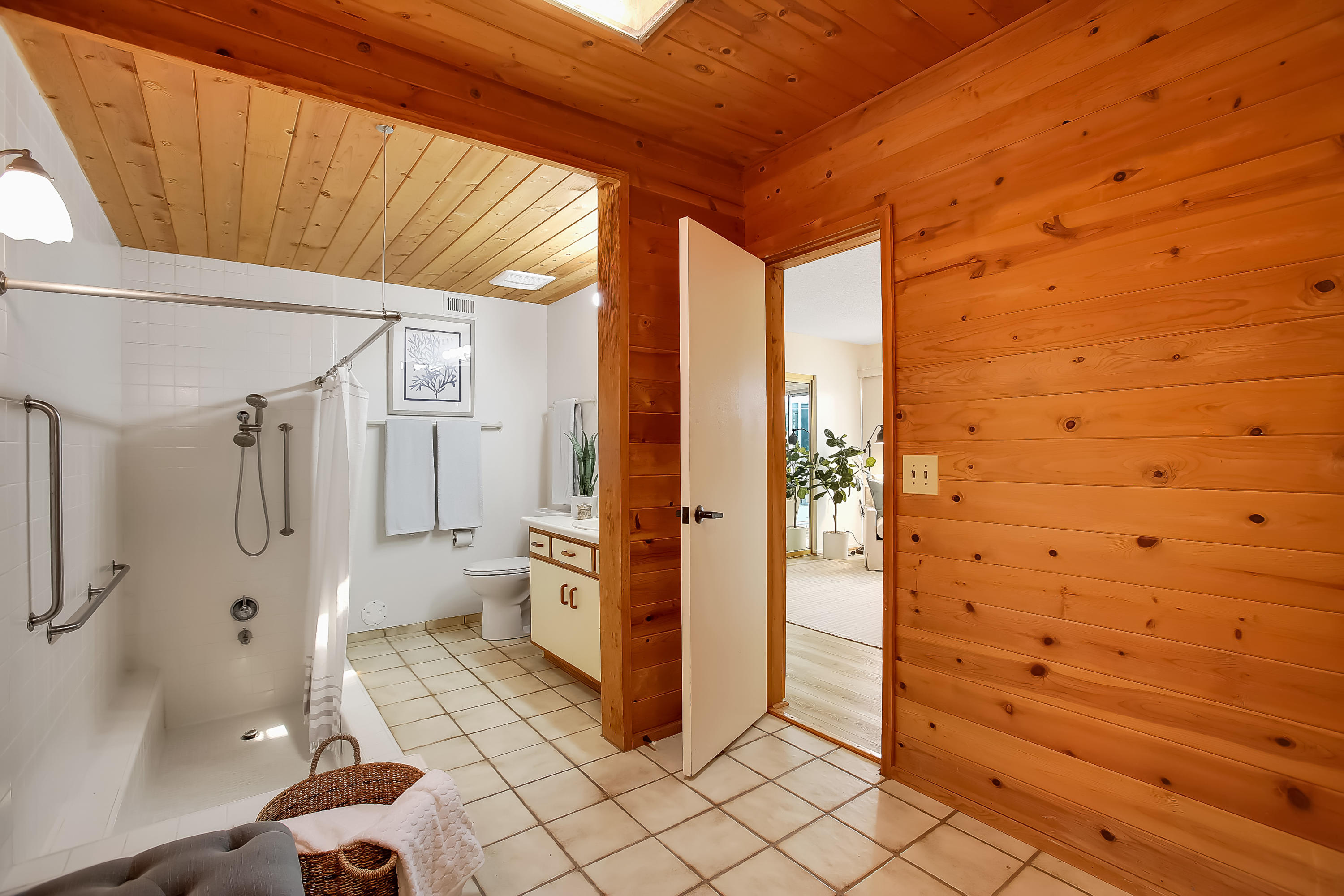 7206 Georgetown Road Goleta, CA 93117 - Photo 14 of 34 a bathroom with a shower and a toilet