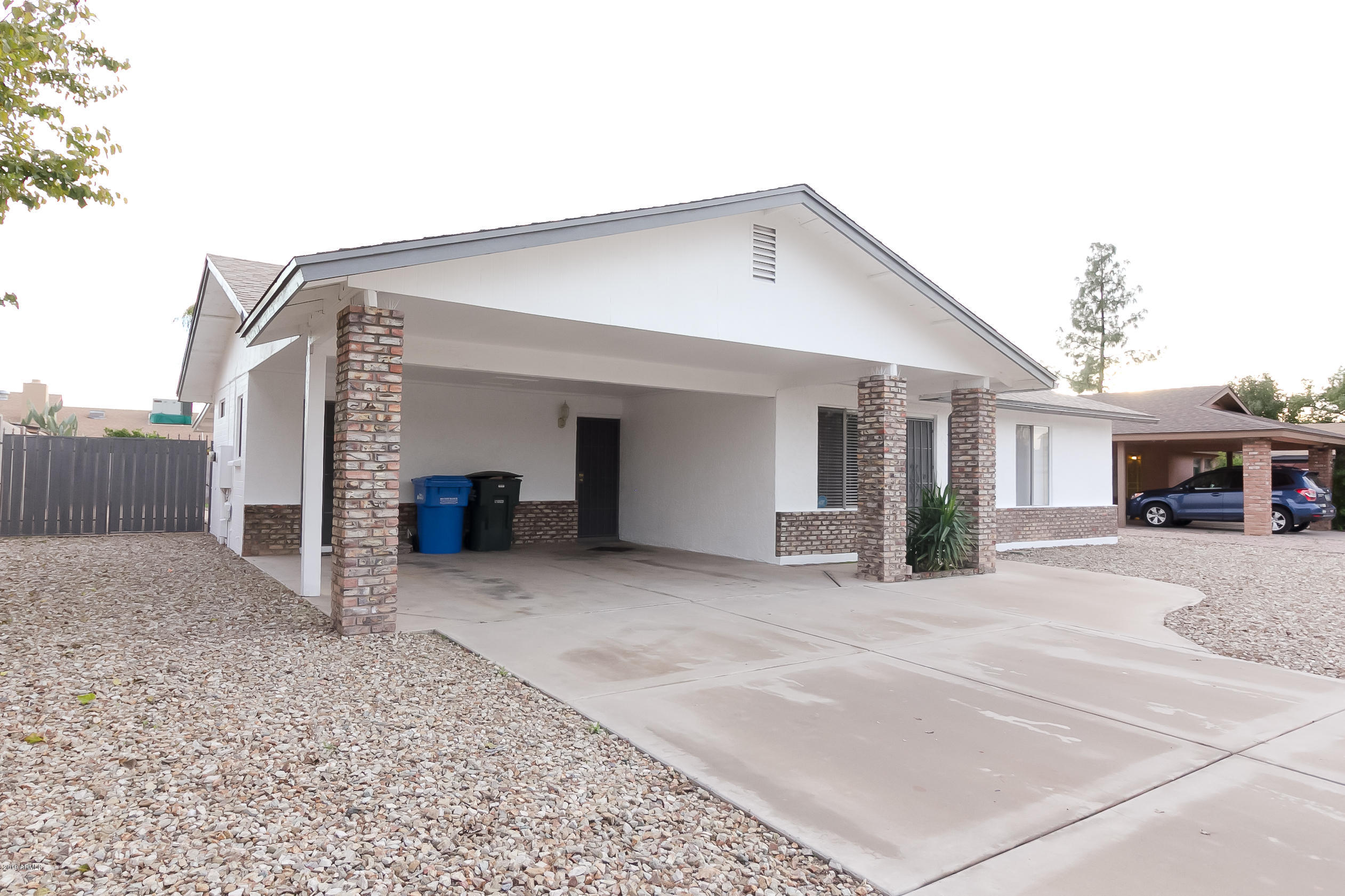 119 West Wagoner Road Phoenix, AZ 85023 - Photo 5 of 25 _MG_0005