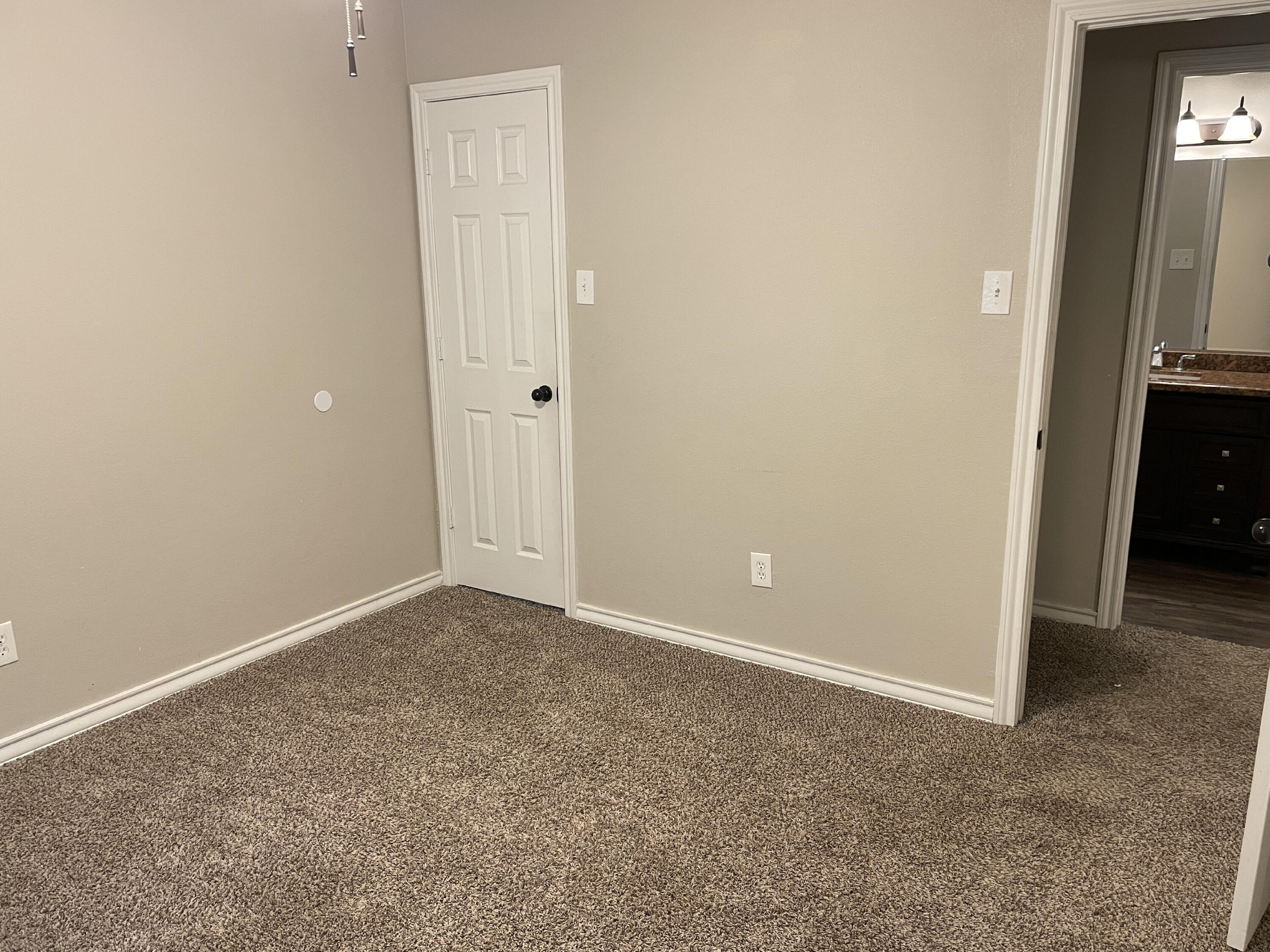 4206 17th Street, Unit 3 Lubbock, TX 79416 - Photo 7 of 9 a view of an empty room