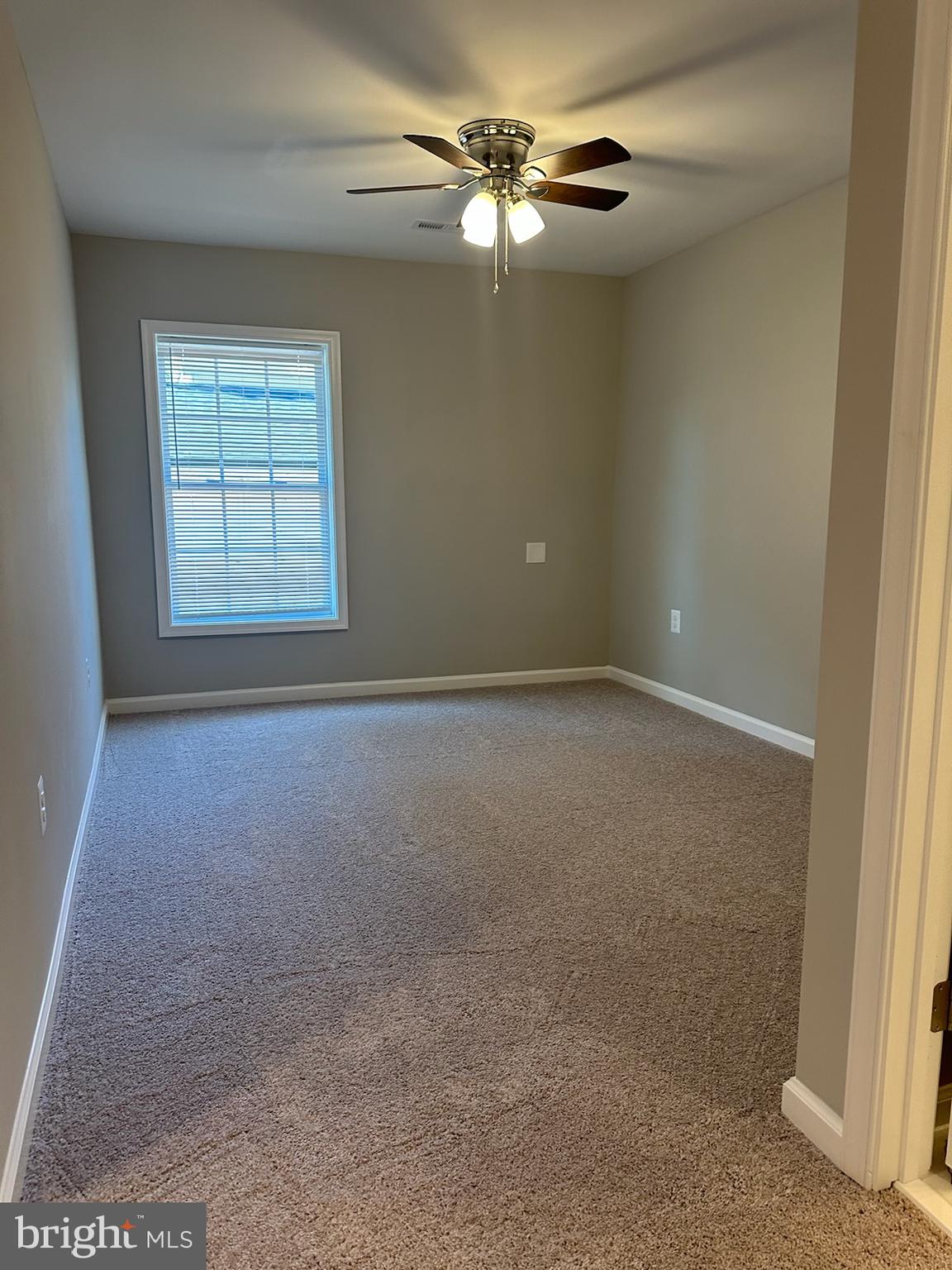 8012 Rugby Road Manassas Park, VA 20111 - Photo 22 of 37