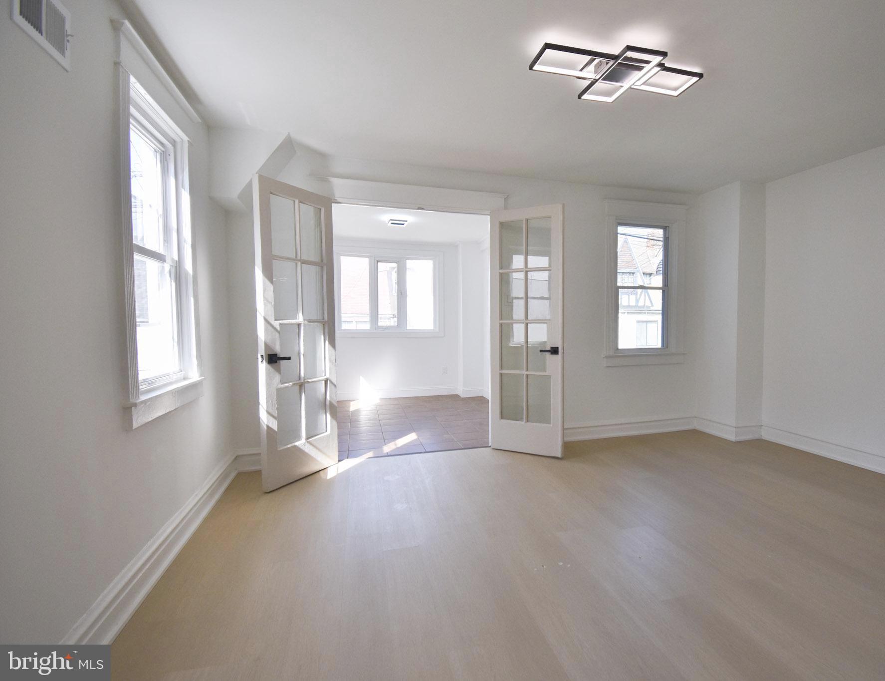 247 Heather Road Upper Darby, PA 19082 - Photo 2 of 26
