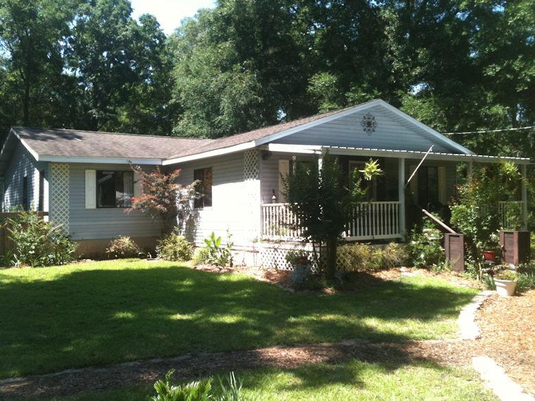 1237 East Chestnut Avenue Crestview, FL 32539 - Photo 1 of 17 Kris house front2