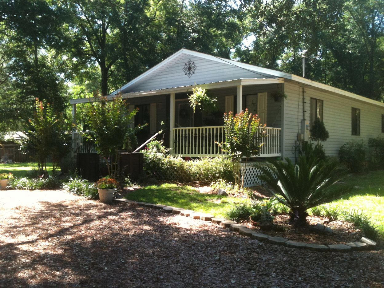 1237 East Chestnut Avenue Crestview, FL 32539 - Photo 16 of 17 Kris house front1