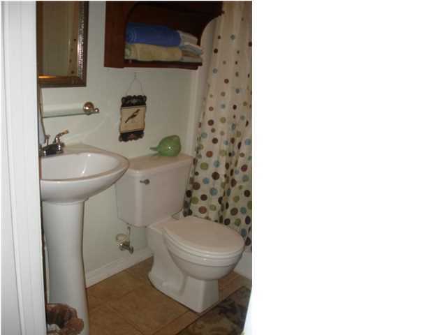 1237 East Chestnut Avenue Crestview, FL 32539 - Photo 8 of 17 Secondary bath