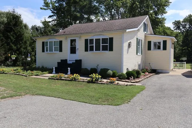 $499,900 | 19449 Highway 12, New Buffalo, MI 49117