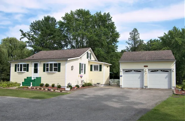 $499,900 | 19449 Highway 12, New Buffalo, MI 49117