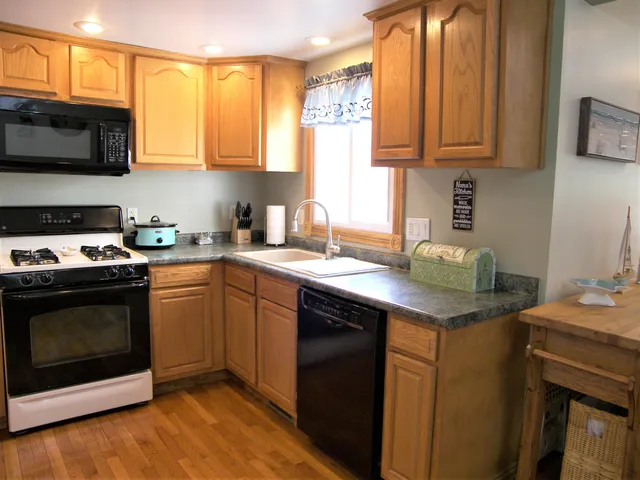 $499,900 | 19449 Highway 12, New Buffalo, MI 49117