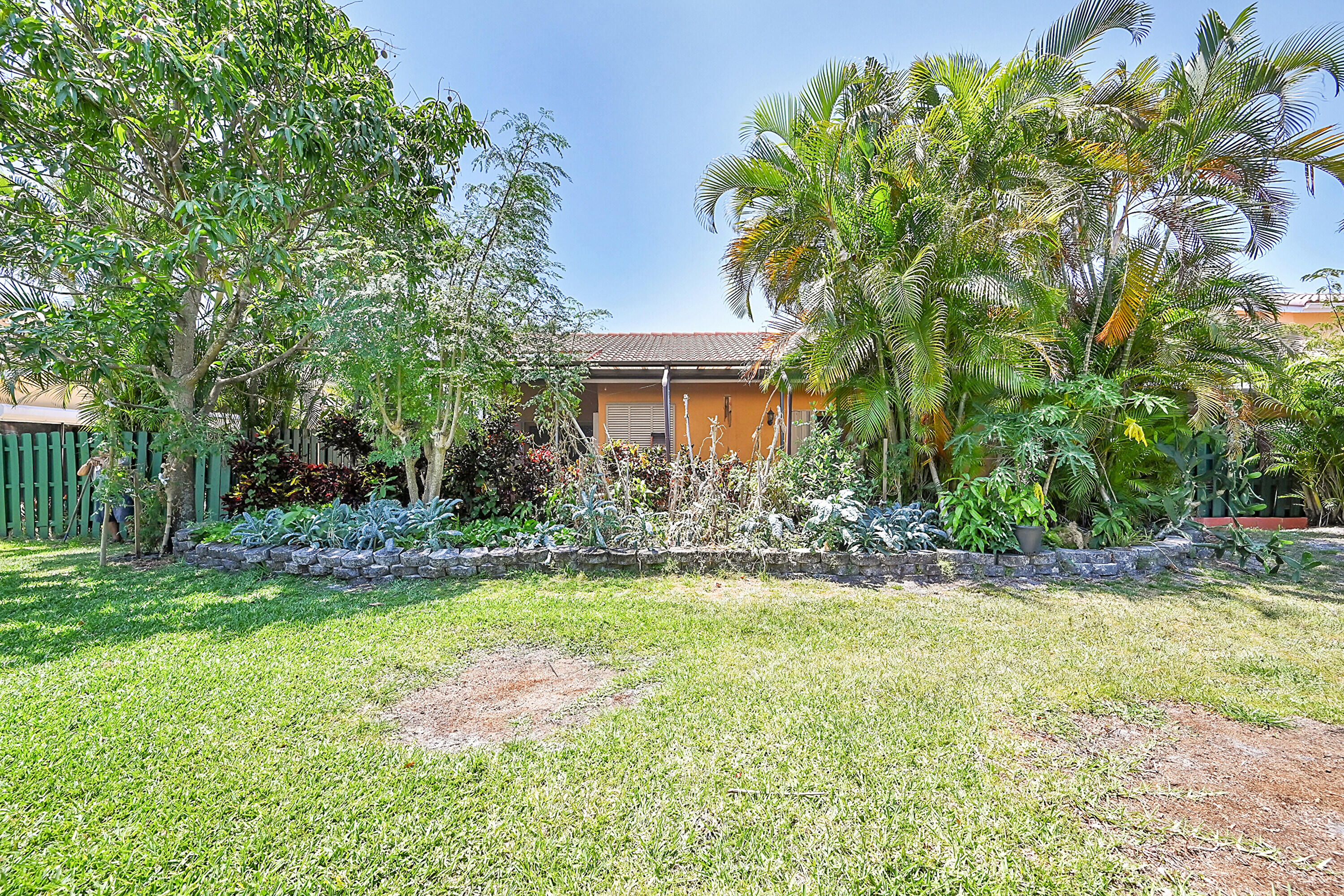 20820 Vía Madeira Boca Raton, FL 33433 - Photo 27 of 34 35_50781- (34)