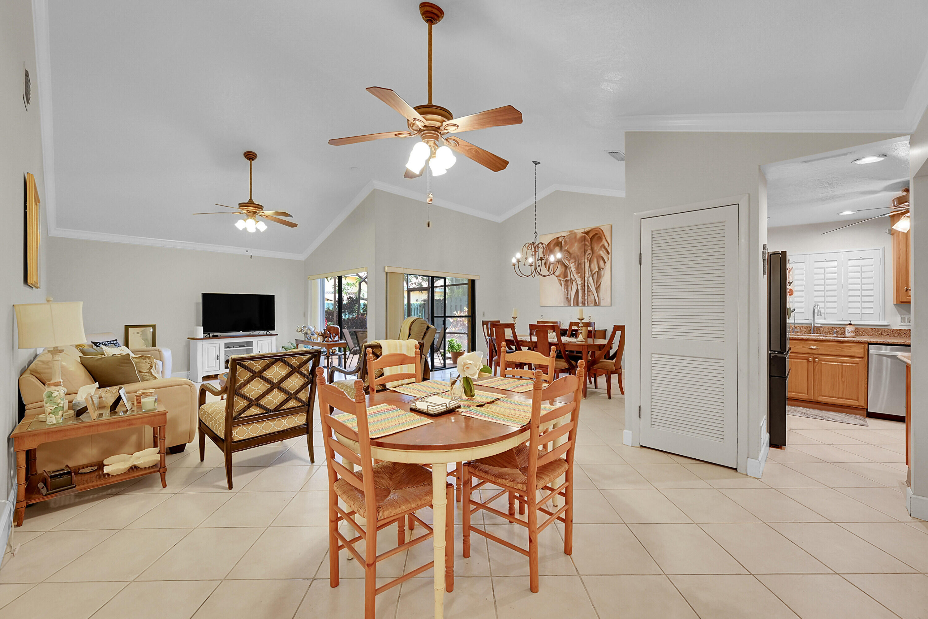 20820 Vía Madeira Boca Raton, FL 33433 - Photo 5 of 34 07_50781- (19)