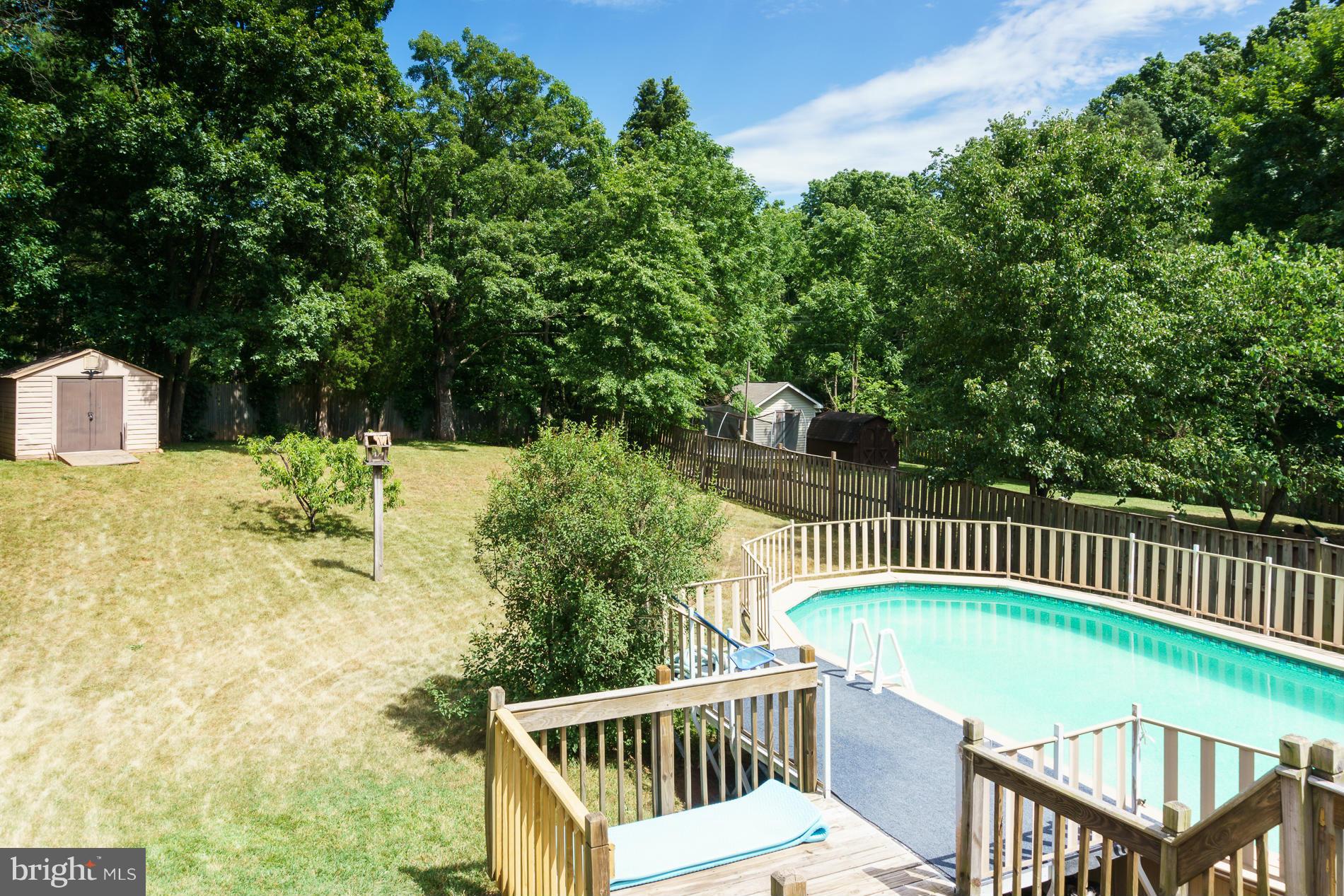 8927 Rolling Road Manassas, VA 20110 - Photo 15 of 17 Exterior (Rear)