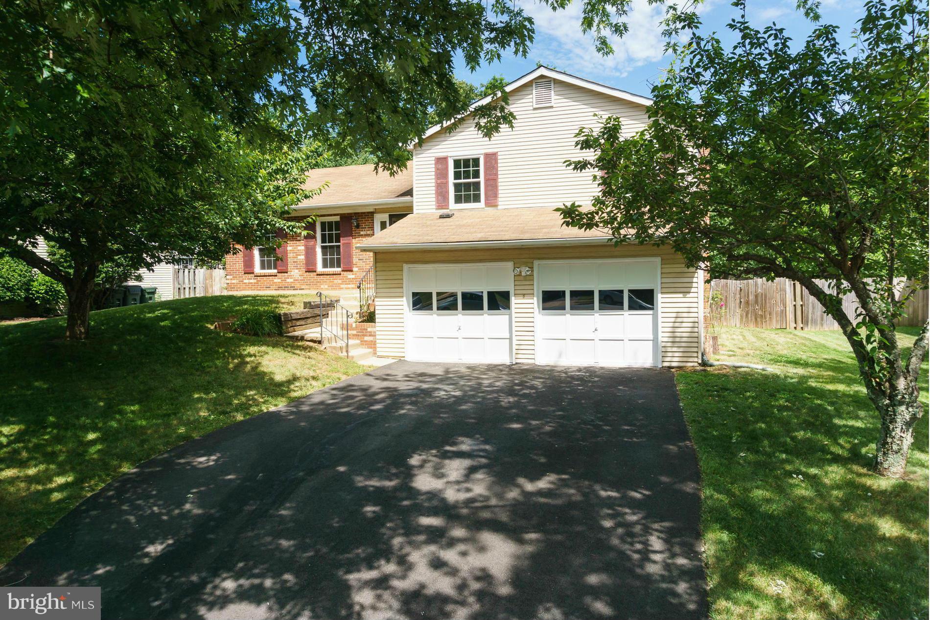 8927 Rolling Road Manassas, VA 20110 - Photo 17 of 17 Exterior (Front)