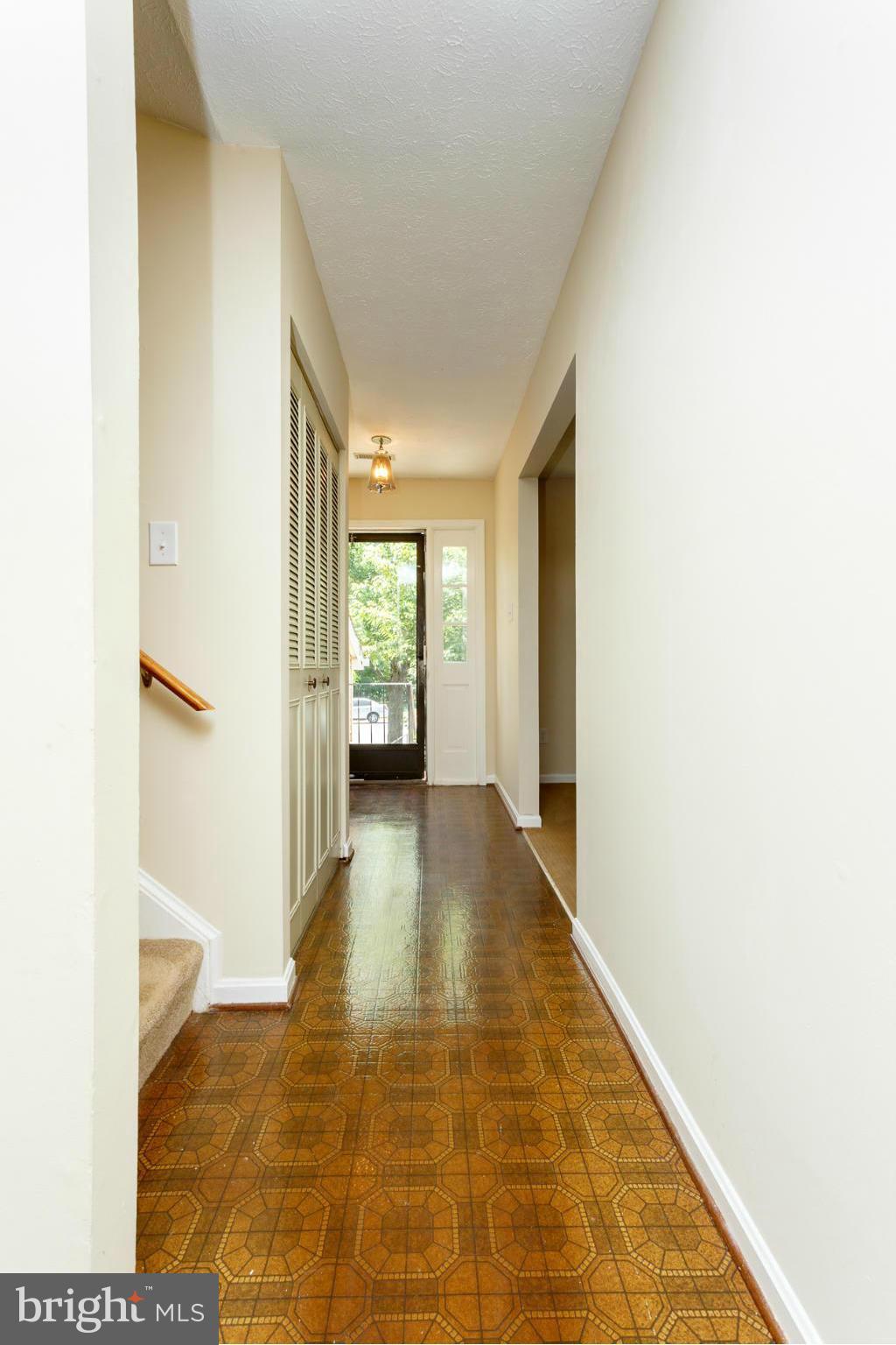 8927 Rolling Road Manassas, VA 20110 - Photo 8 of 17 Interior (General)