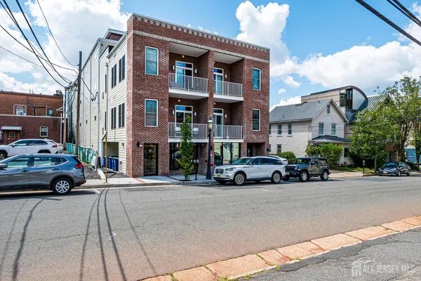 $3,095 | 21 Station Place, Unit 401, Metuchen, NJ 08840