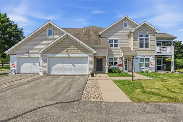 $369,900 | 36 Keystone Way, Unit 32, Fitchburg, WI 53711