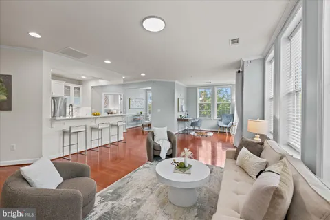 $599,900 | 400 Cameron Station Boulevard, Unit 202, Alexandria, VA 22304