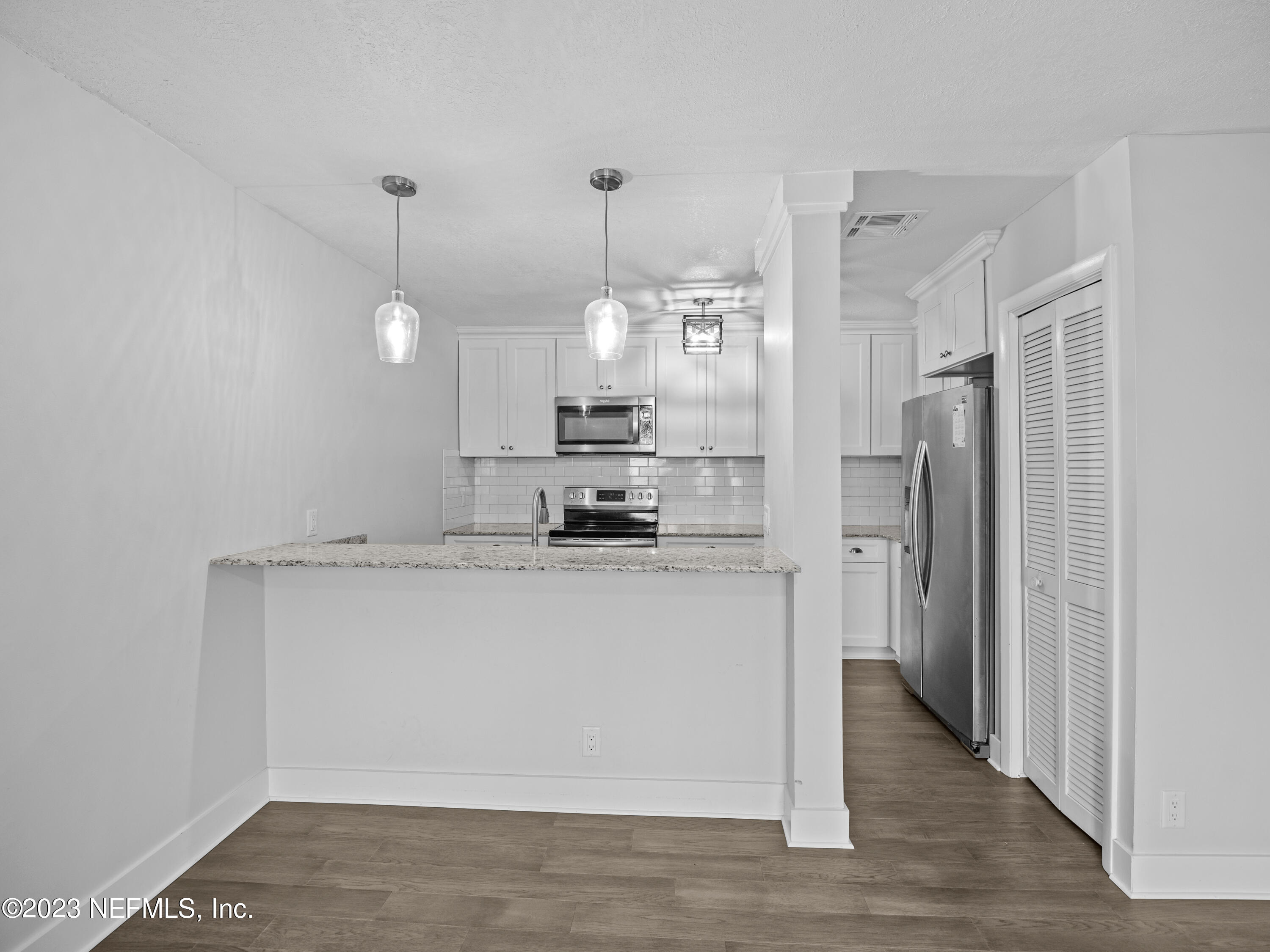 5494 Stanford Road Jacksonville, FL 32207 - Photo 9 of 23 Pou_StanfordRd_09