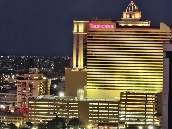 $2,200 | 3851 Boardwalk, Unit PH 107, Atlantic City, NJ 08401