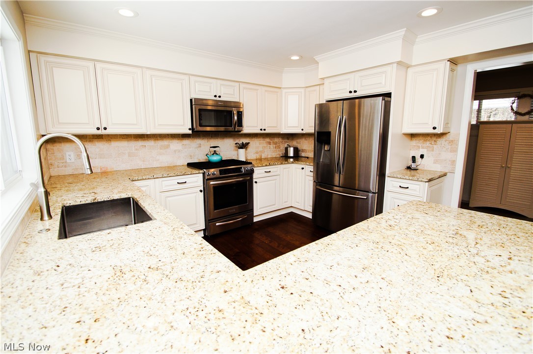 11295 Springway Road Chardon, OH 44024 - Photo 15 of 33 Gallery Image 15