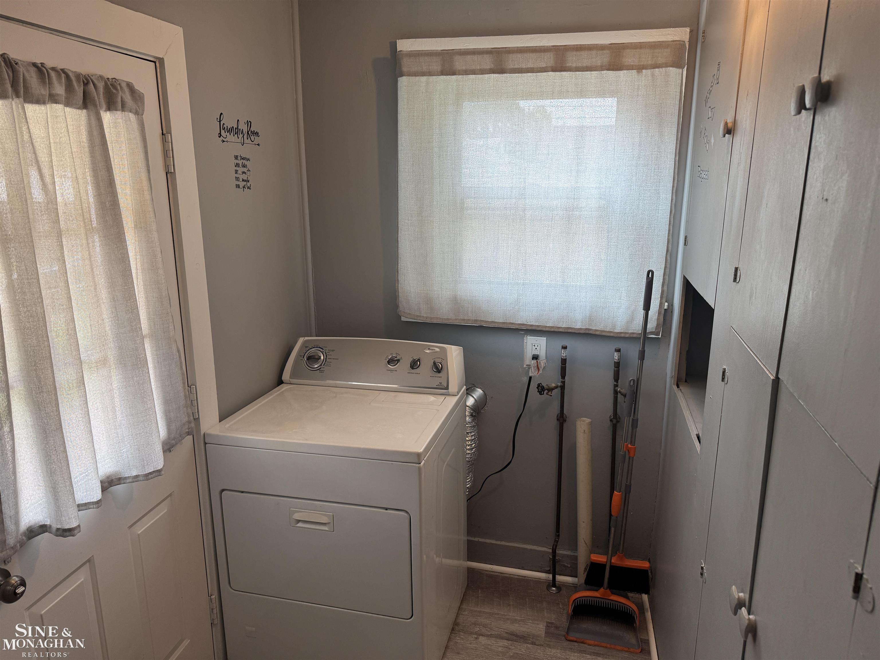 16454 East 10 Mile Road Eastpointe, MI 48021 - Photo 12 of 36 50184014-6d9d649f-5665-4bf1-9fdd-8ac002bd1992.JPG