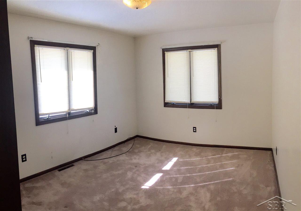 10290 Frost Road Freeland, MI 48623 - Photo 7 of 10 31280250-6.JPG