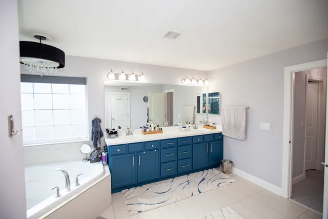 $889,000 | 1120 Ashley Lane, Inverness, IL 60010