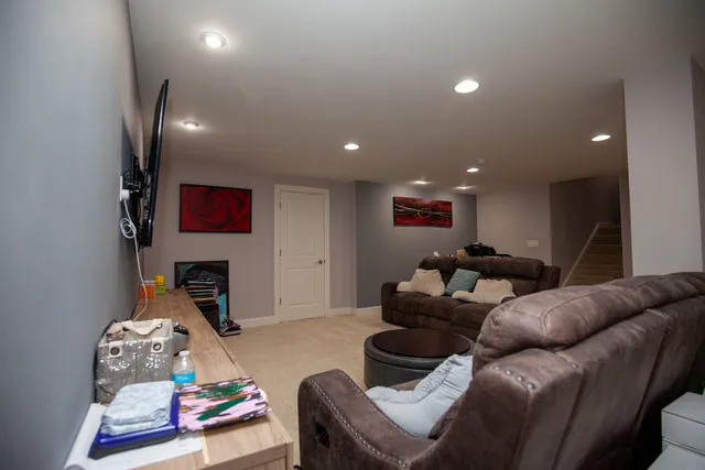 $889,000 | 1120 Ashley Lane, Inverness, IL 60010