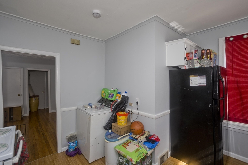 90 Andrew Street Springfield, MA 01109 - Photo 16 of 26