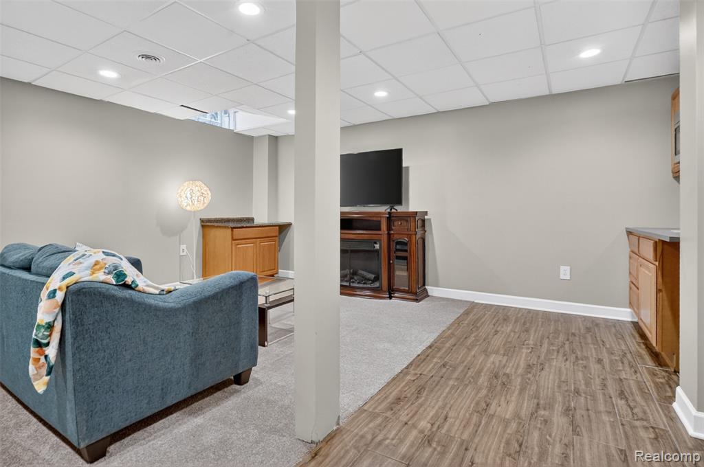 6182 Ledwin Drive Troy, MI 48098 - Photo 25 of 32