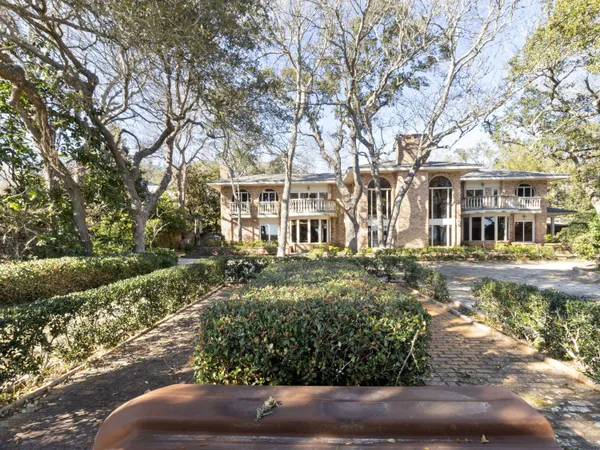 $2,900,000 | 721 West Miracle Strip Parkway, Mary Esther, FL 32569