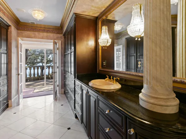 $2,900,000 | 721 West Miracle Strip Parkway, Mary Esther, FL 32569