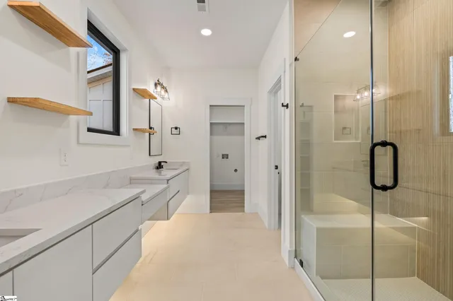 $749,900 | 125 East Peninsula Drive, Laurens, SC 29360