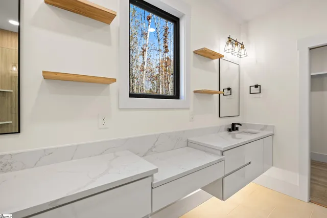 $749,900 | 125 East Peninsula Drive, Laurens, SC 29360