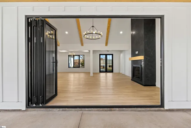 $749,900 | 125 East Peninsula Drive, Laurens, SC 29360