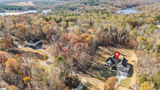 $749,900 | 125 East Peninsula Drive, Laurens, SC 29360