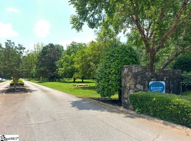 $749,900 | 125 East Peninsula Drive, Laurens, SC 29360