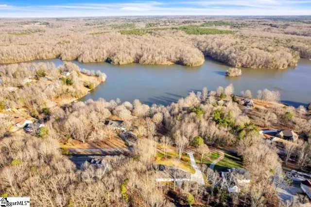 $749,900 | 125 East Peninsula Drive, Laurens, SC 29360