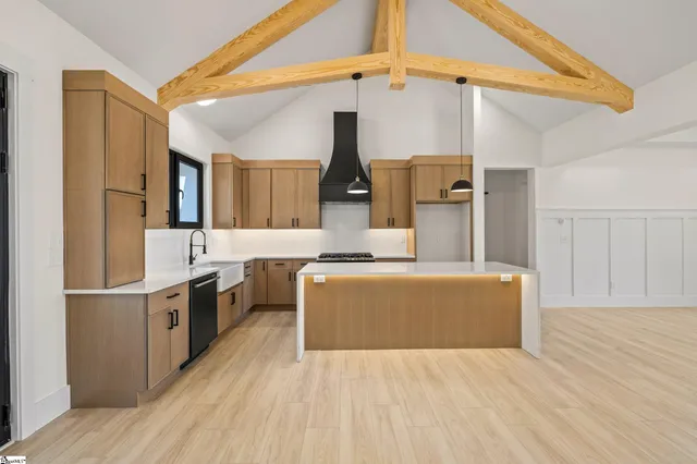 $749,900 | 125 East Peninsula Drive, Laurens, SC 29360